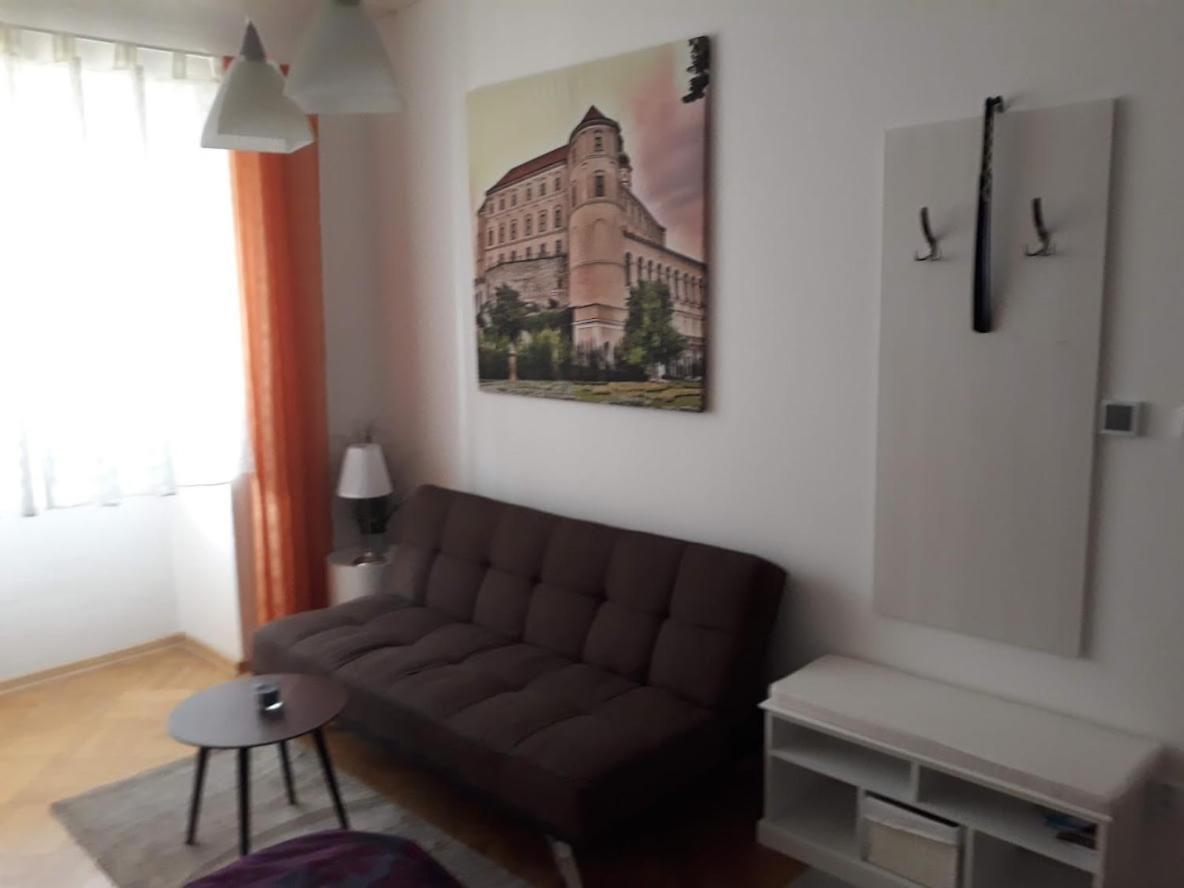 Penzion U Žabáka Mikulov Kültér fotó